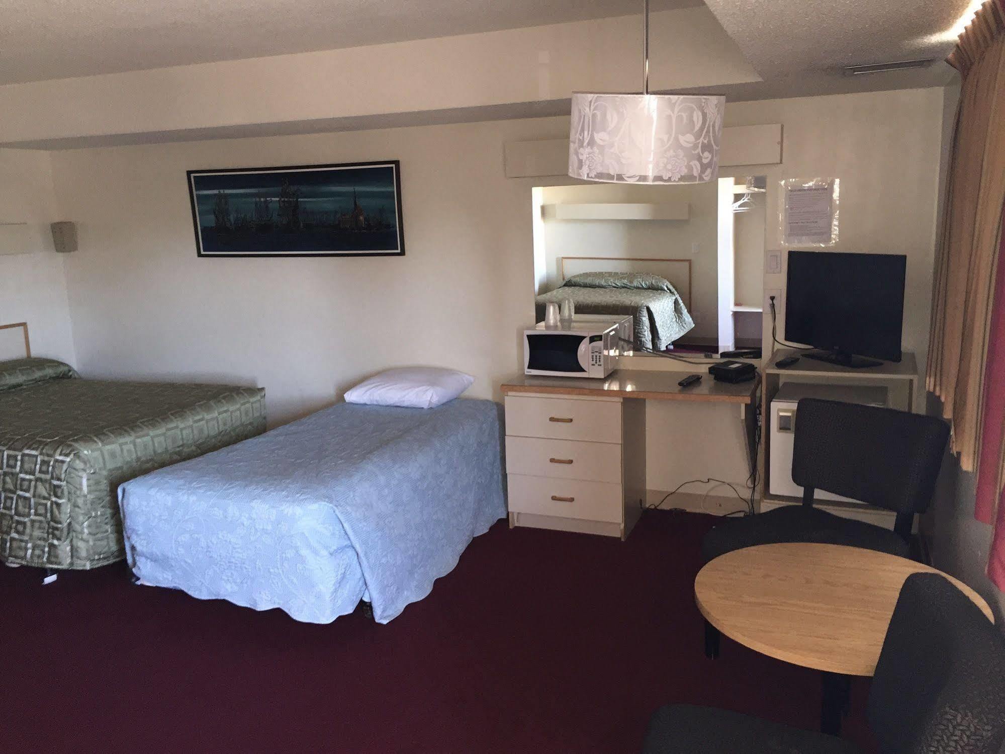 Voyageur Motel サンダーベイ エクステリア 写真