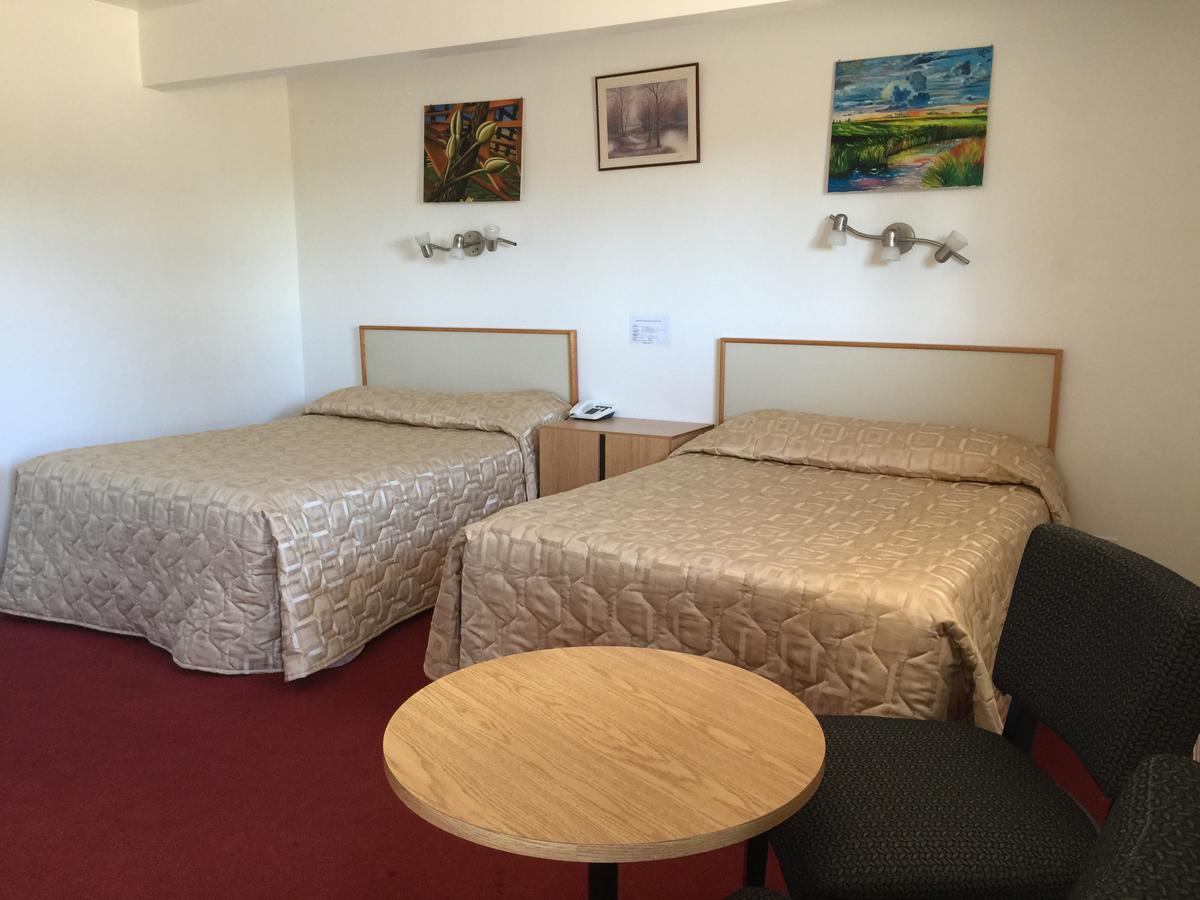 Voyageur Motel サンダーベイ エクステリア 写真