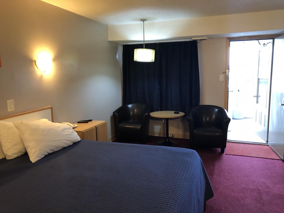 Voyageur Motel サンダーベイ エクステリア 写真