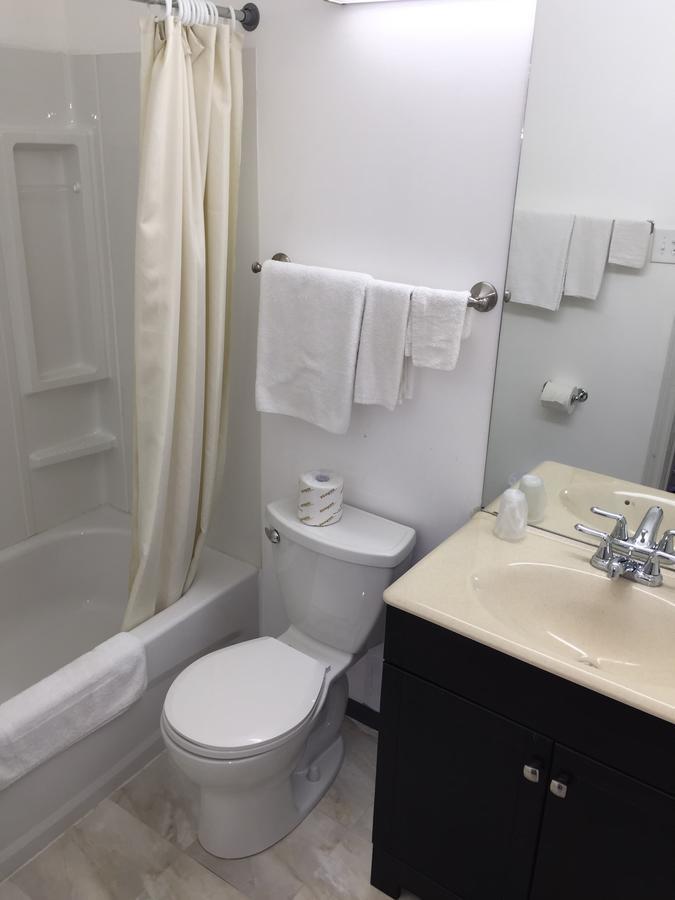 Voyageur Motel サンダーベイ エクステリア 写真