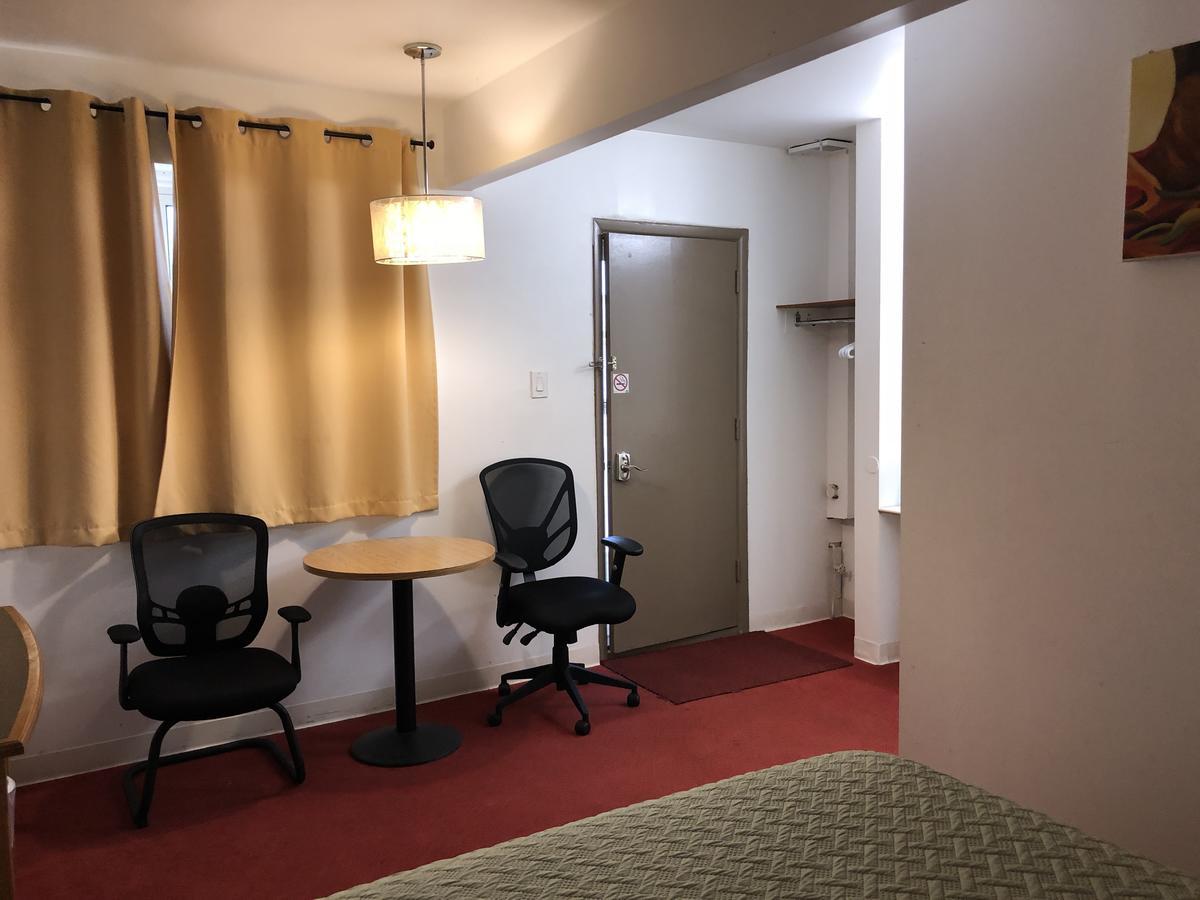 Voyageur Motel サンダーベイ エクステリア 写真