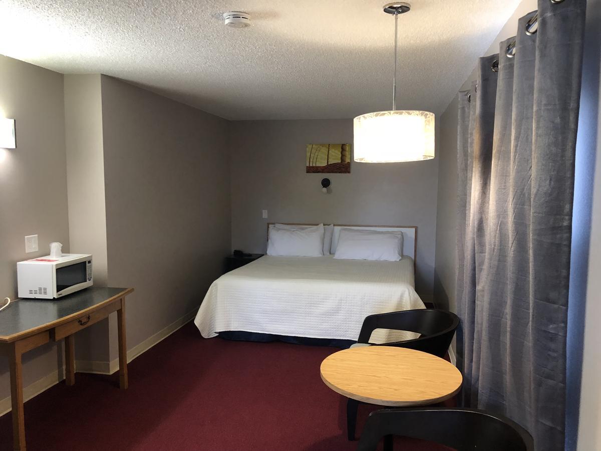 Voyageur Motel サンダーベイ エクステリア 写真