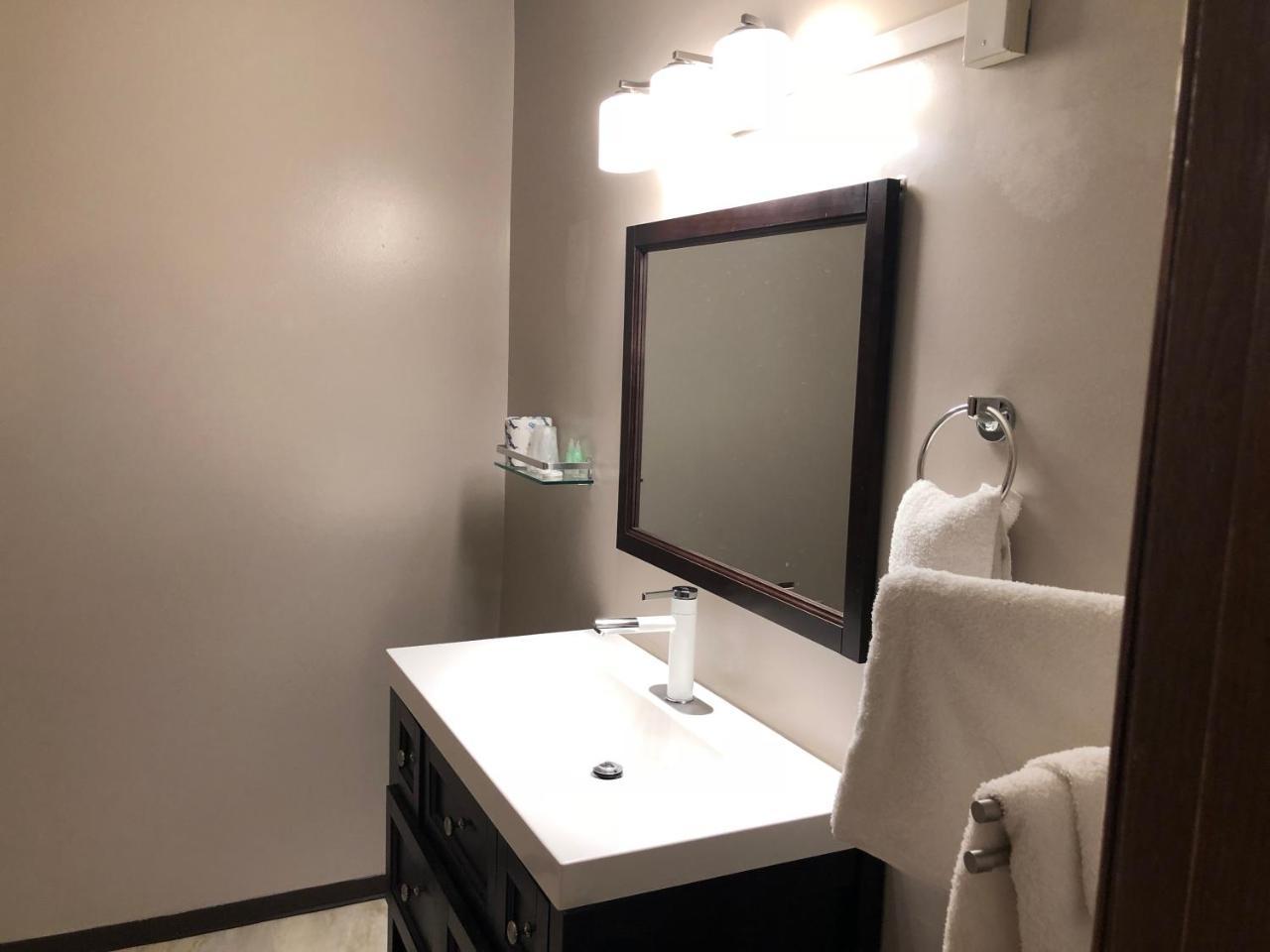 Voyageur Motel サンダーベイ エクステリア 写真