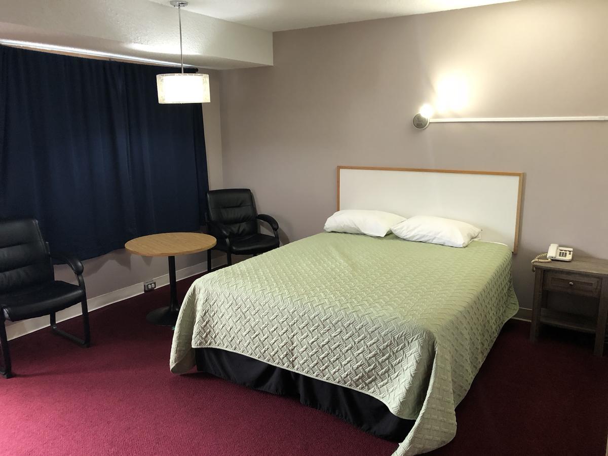 Voyageur Motel サンダーベイ エクステリア 写真